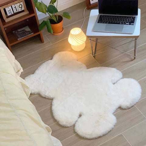 Bear-Shaped Microfibre Rug – image 10