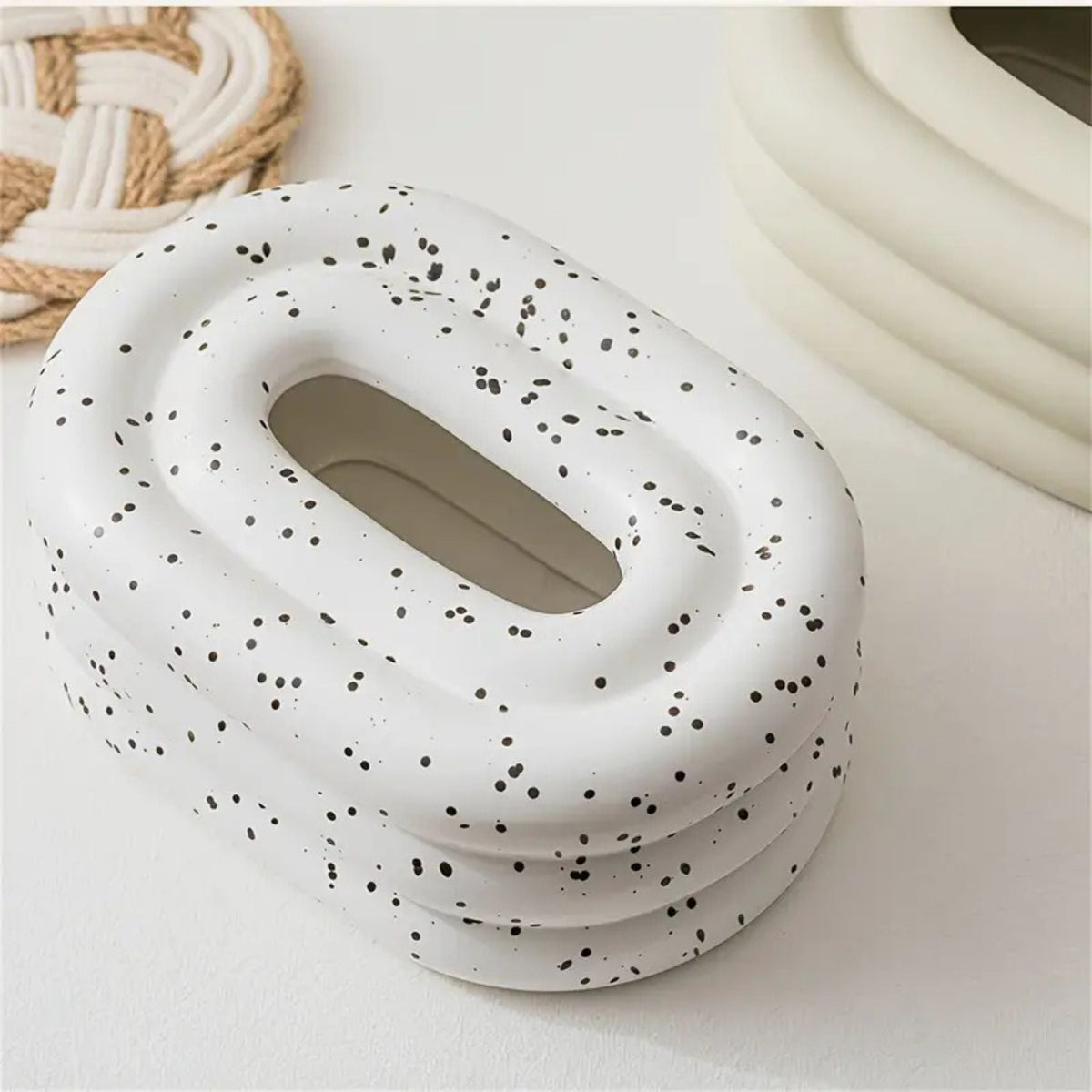 Ribbed Ceramic Tissue Holder – image 4