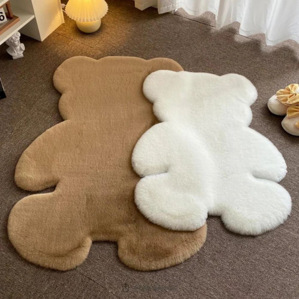 Bear-Shaped Microfibre Rug – image 3