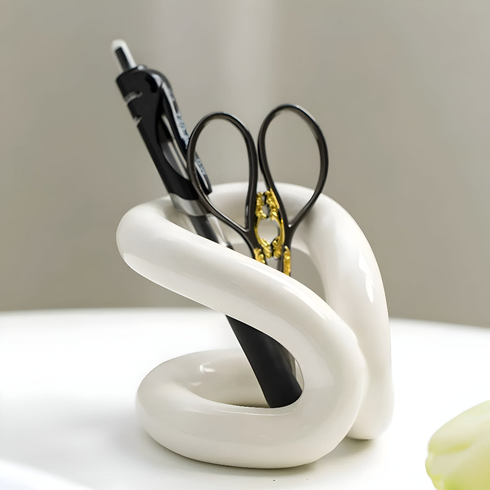 Knot-Shaped Ceramic Brush Holder – image 2
