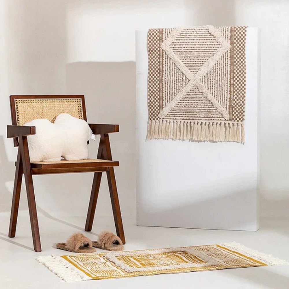 Yellow Geometric Fringed Rug – image 2