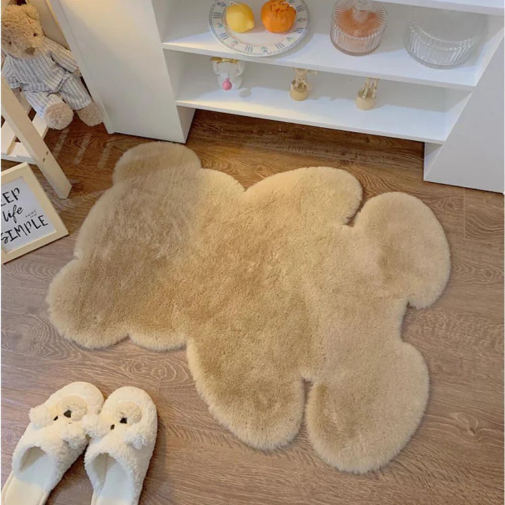 Bear-Shaped Microfibre Rug – image 4