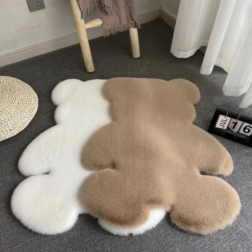 Bear-Shaped Microfibre Rug – image 5