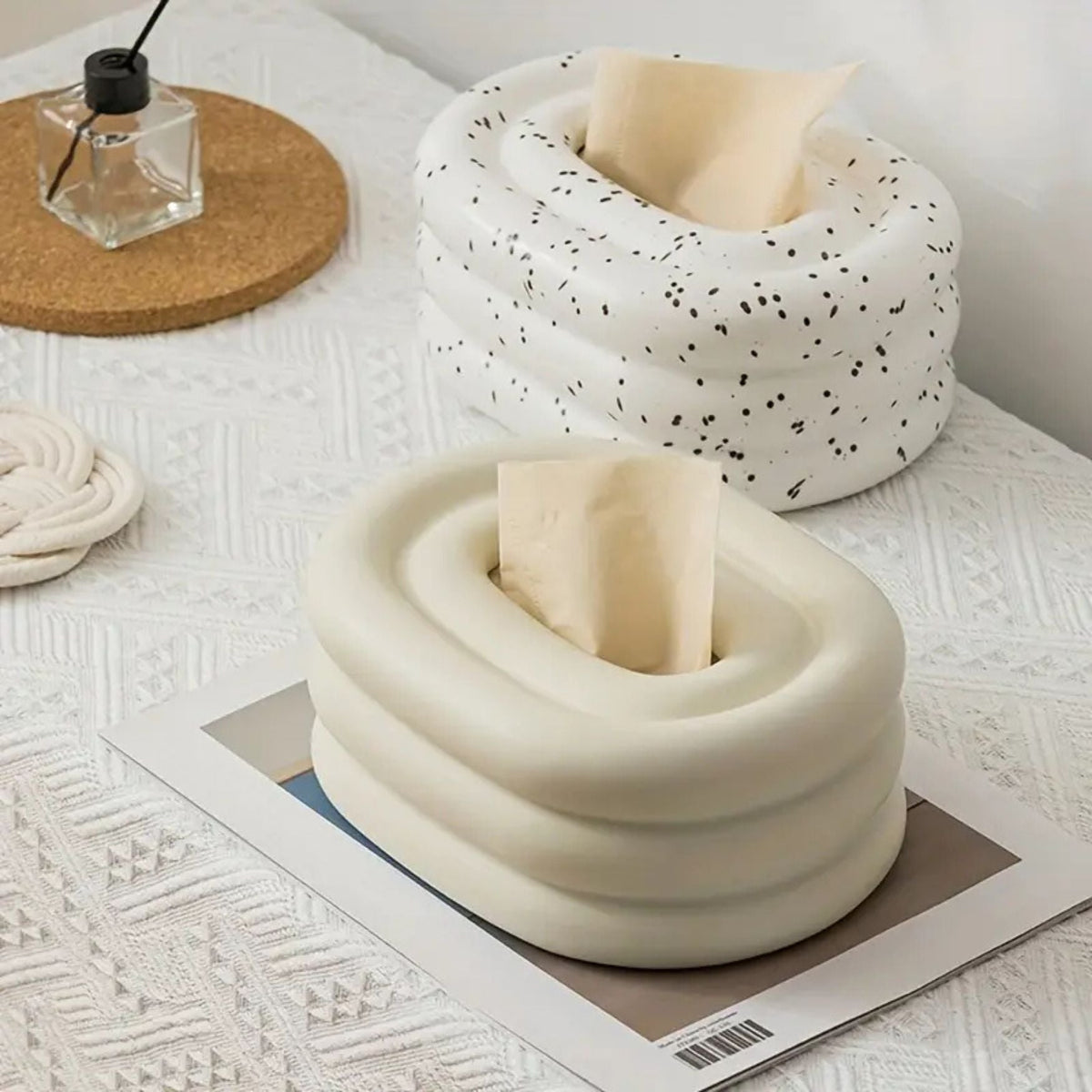 Ribbed Ceramic Tissue Holder – image 1