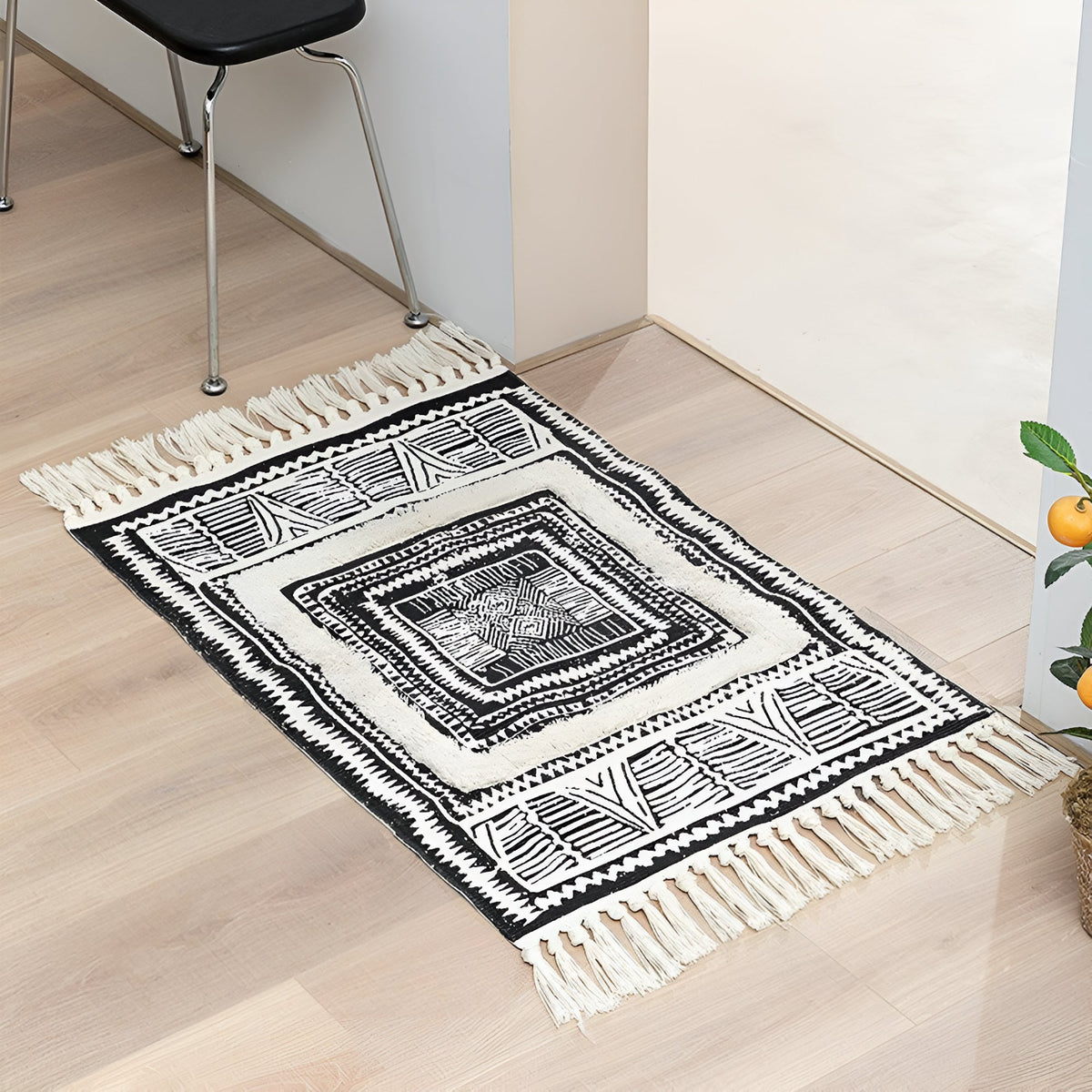 Black and White Geometric Tassel Rug – image 1