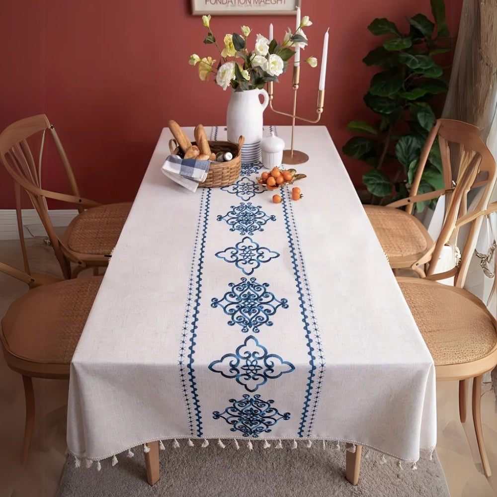 Embroidered Jacquard Tassel Tablecloth – image 2