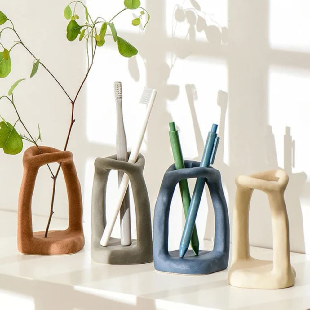 Sculptural Ceramic Loop Toothbrush and Pen Holder – image 1
