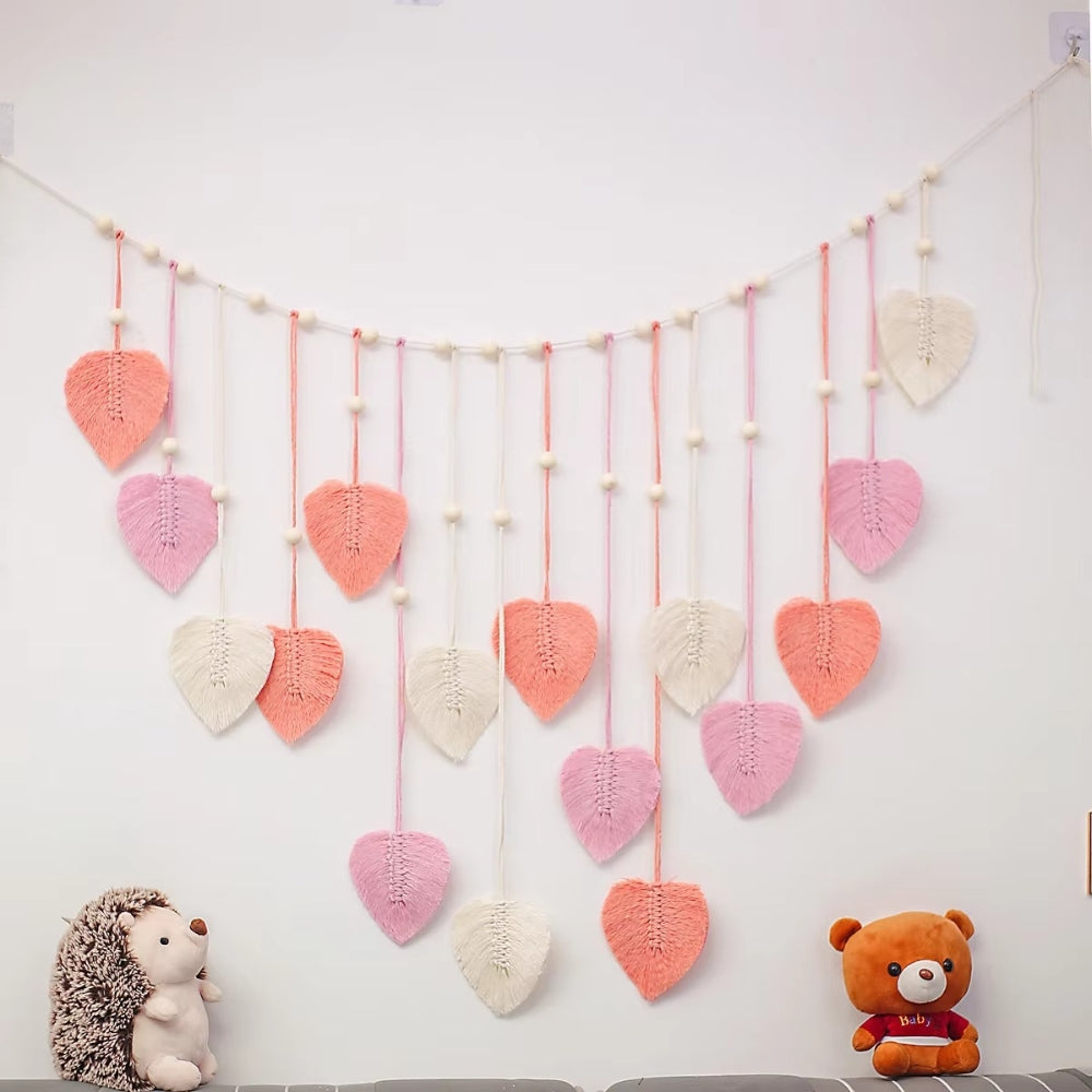 Macramé Leaf Wall Hanging – image 1