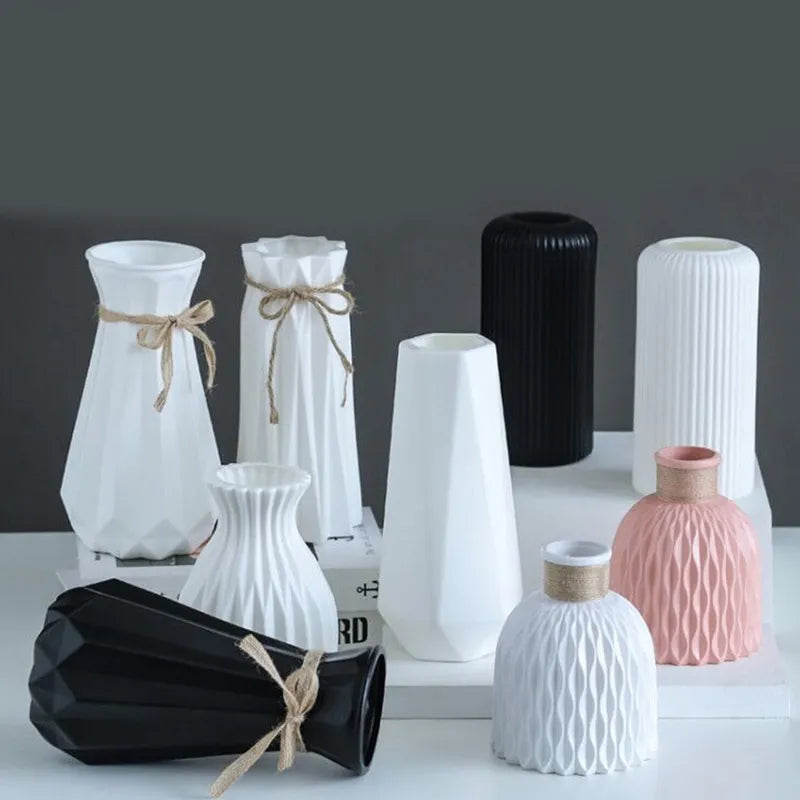 Small Fluted Plastic Flower Vase, 10 cm