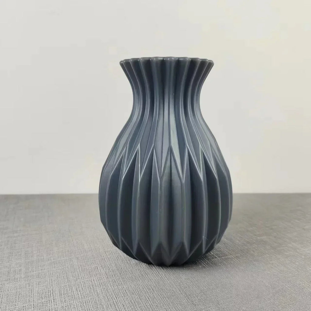 Small Fluted Plastic Flower Vase, 10 cm