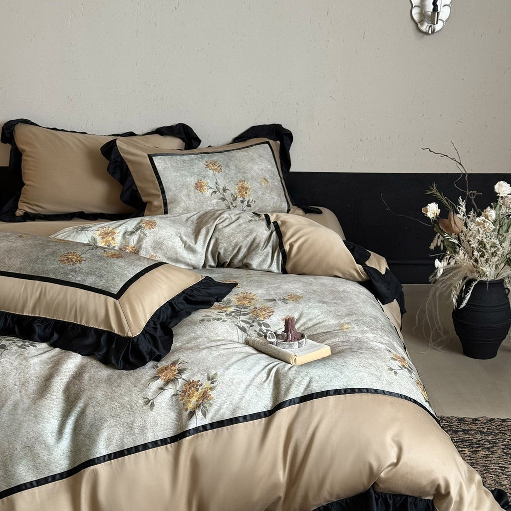 Floral Cotton-Blend Bedding Set with Ruffle Trim