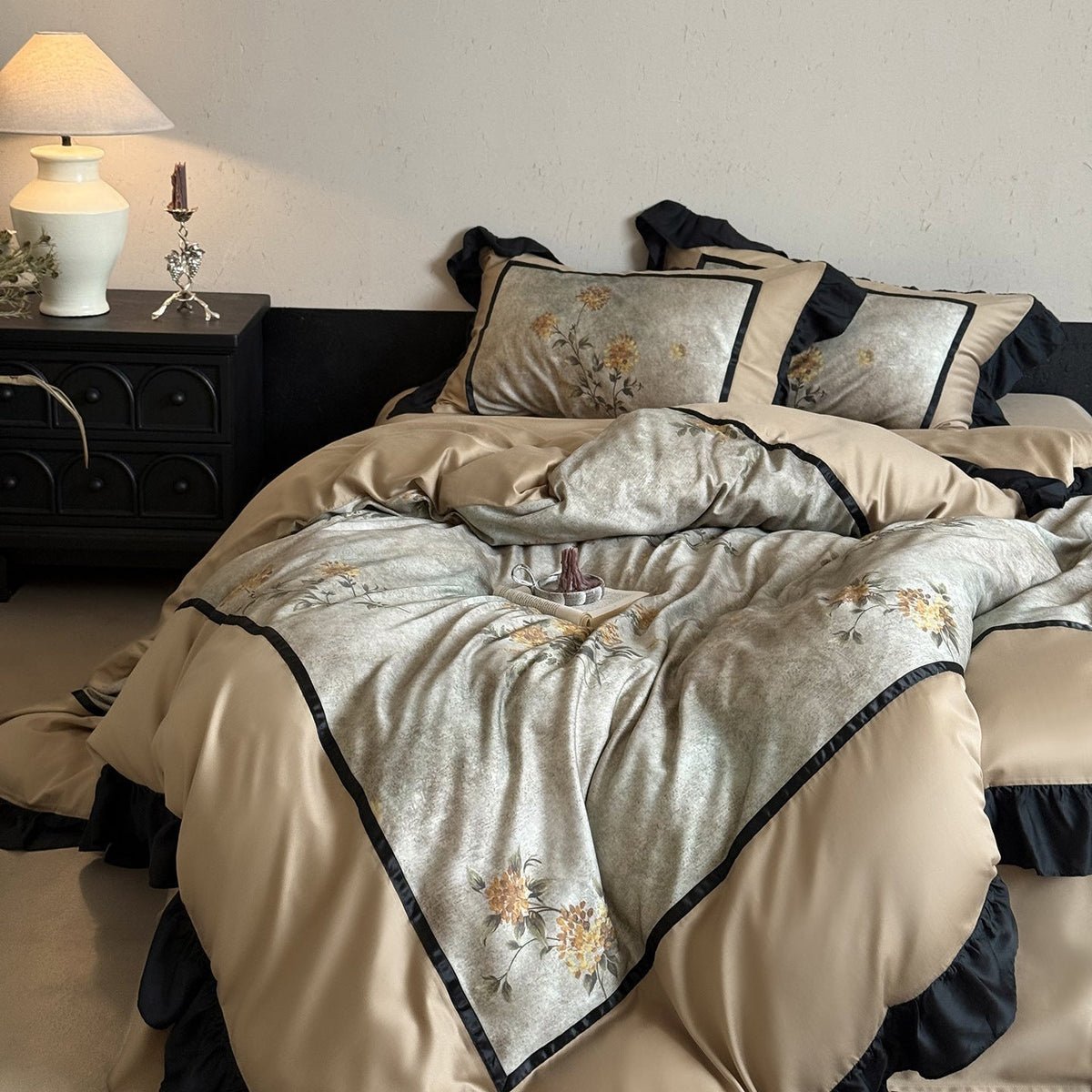 Floral Cotton-Blend Bedding Set with Ruffle Trim