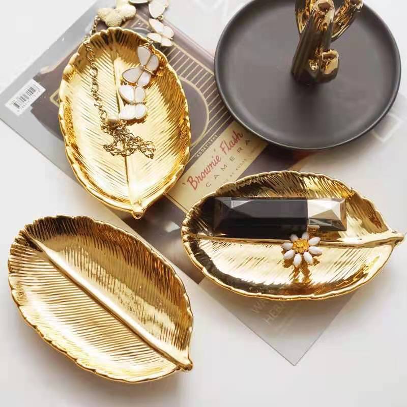 Glossy Ceramic Decorative Storage Box