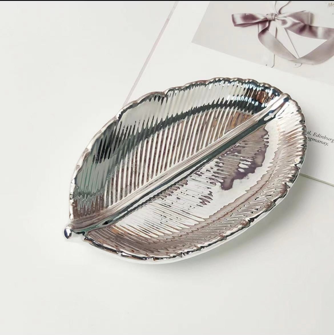 Glossy Ceramic Decorative Storage Box