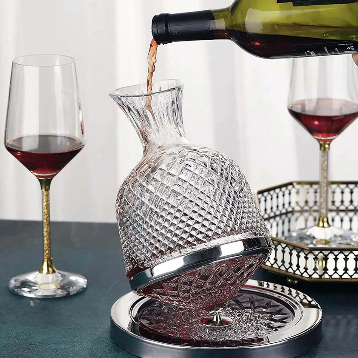 Rotating Crystal Wine Decanter with Base, 1.5 L