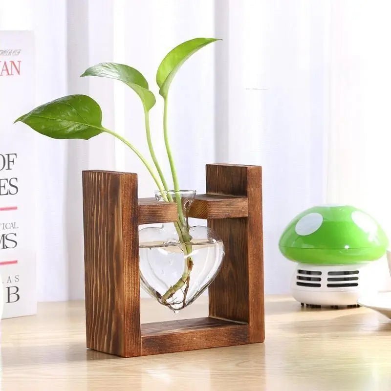 Heart-Shaped Glass Propagation Vase with Wooden Stand