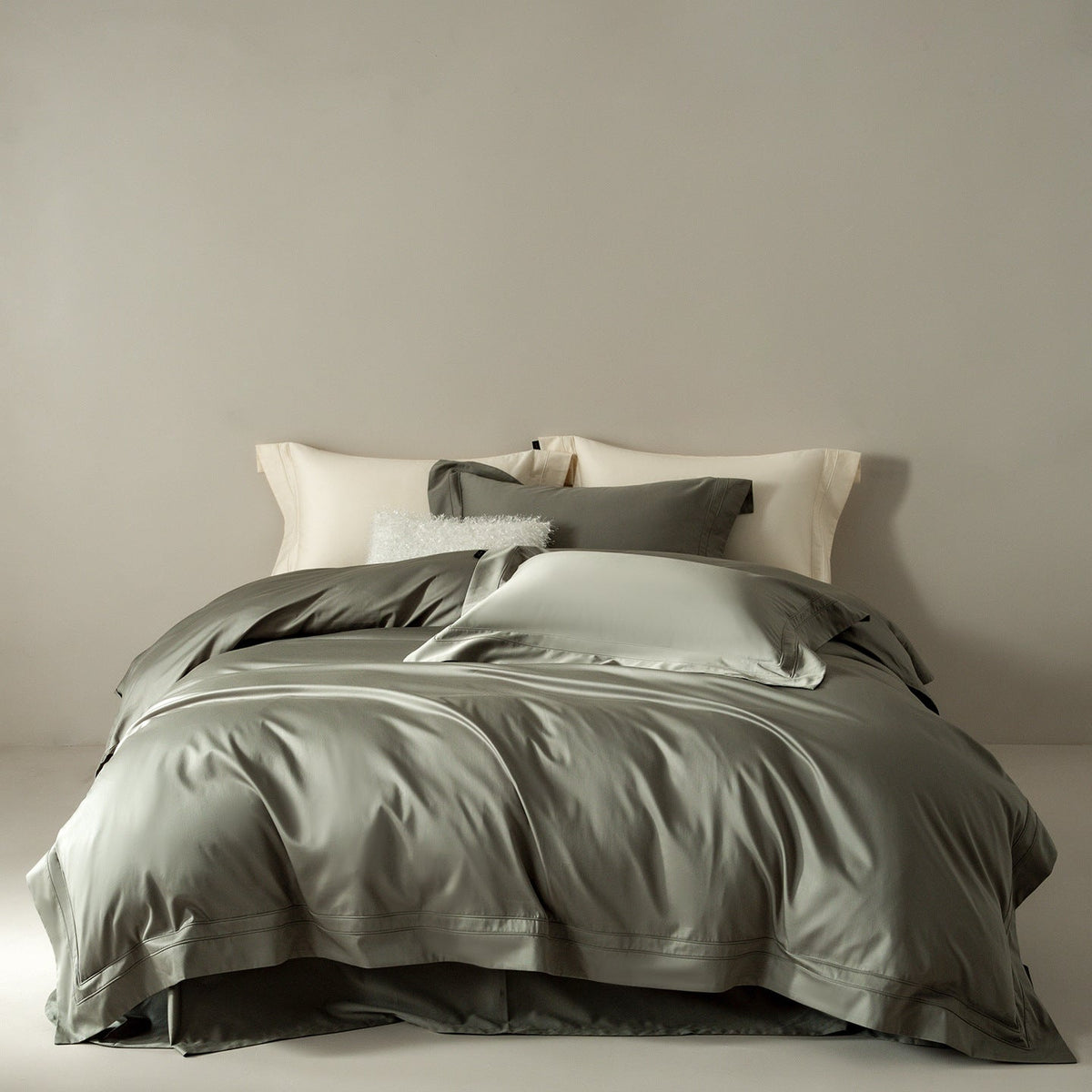 Satin Bedding Set with Envelope Closure