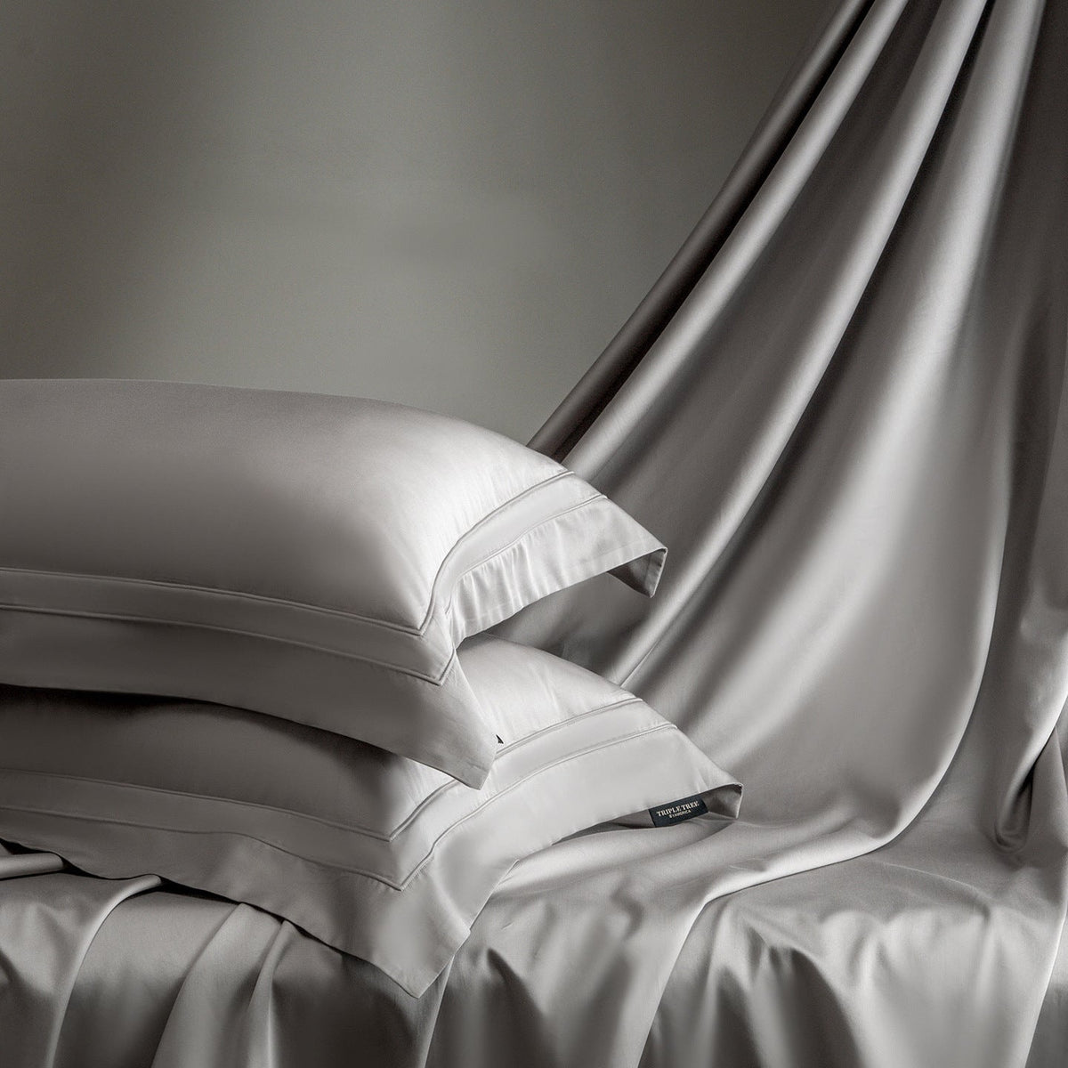 Satin Bedding Set with Envelope Closure