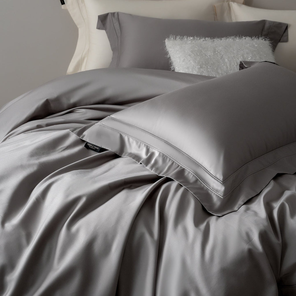 Satin Bedding Set with Envelope Closure