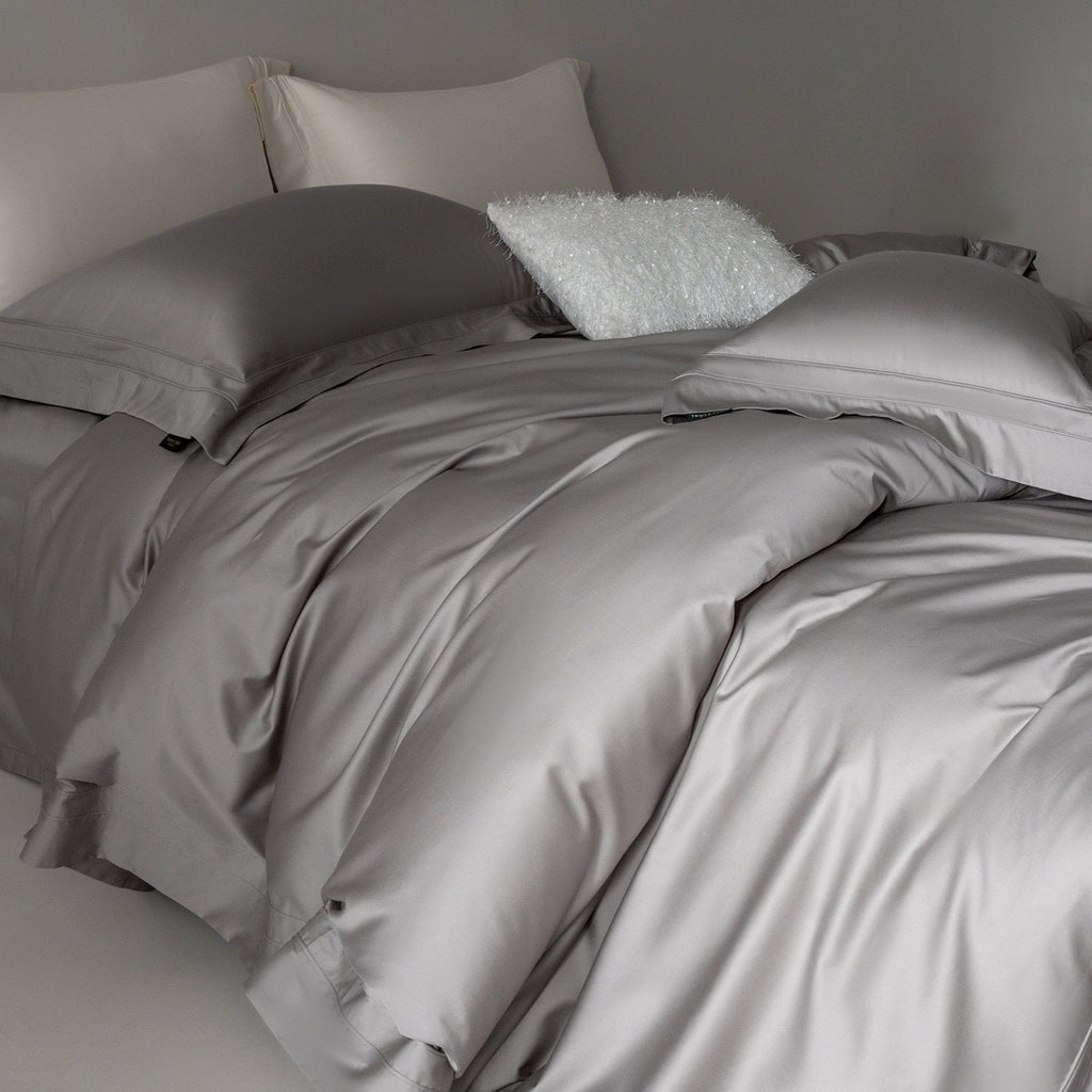 Satin Bedding Set with Envelope Closure