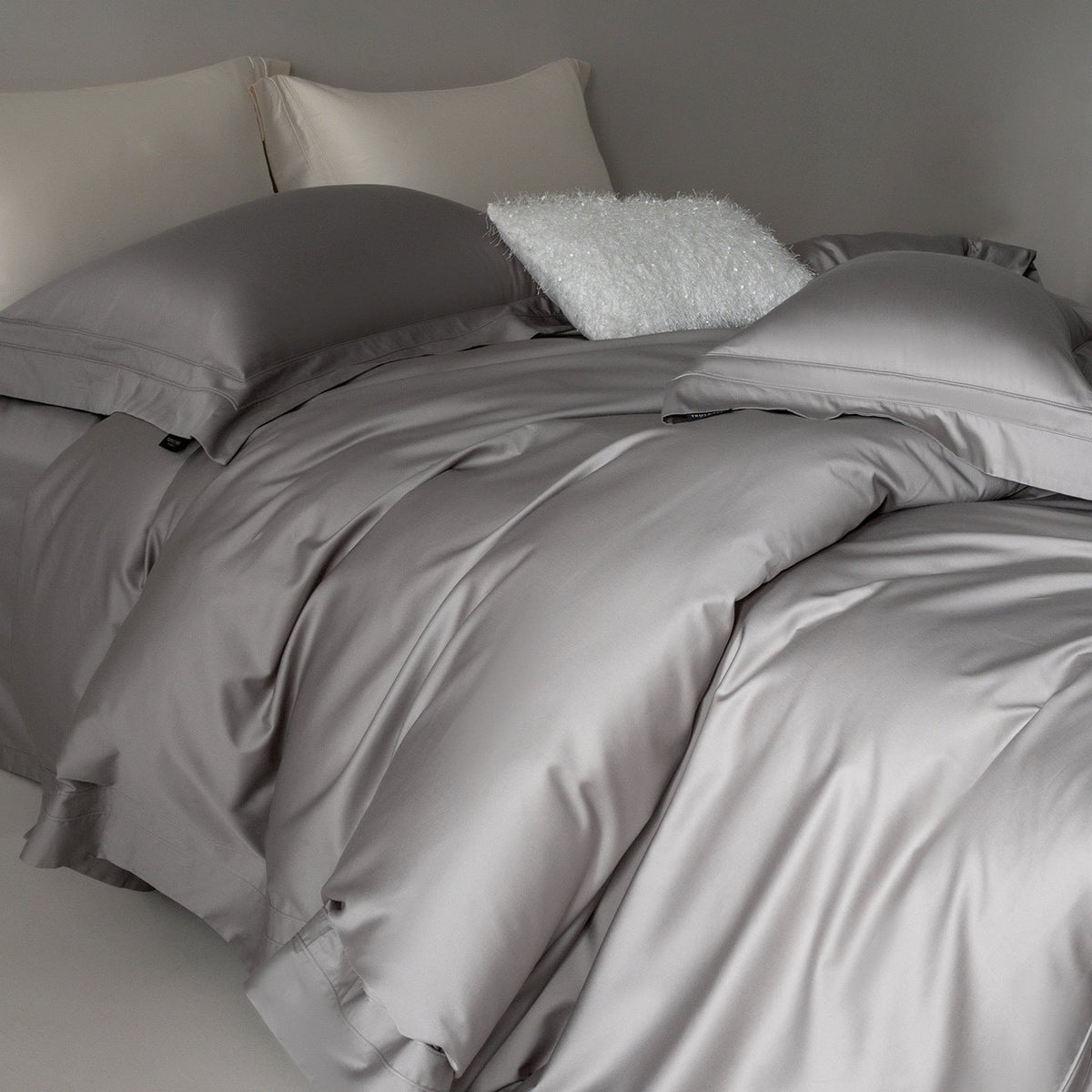 Satin Bedding Set with Envelope Closure